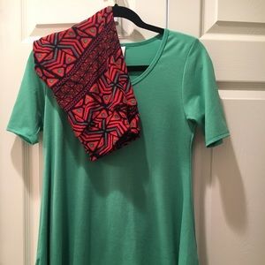 Lularoe Perfect T Sz XXS and OS legging SET